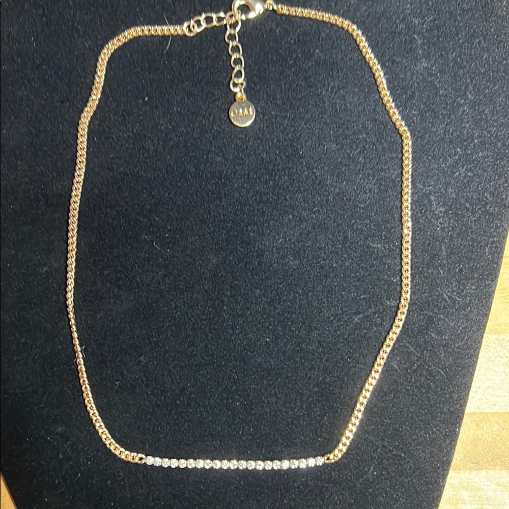 Liza’s Gold and Rhinestone Necklace Elegant Chain Design